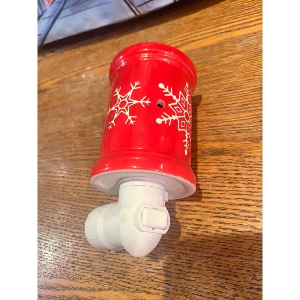 Scentsy red snowflake mini wall plug burner
